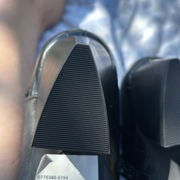 NWT Baretraps Lexi’s Black Croc Heels Strap Buckle Ankle Boots 8M Cut Out Sides - Picture 12 of 16